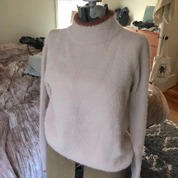 Sweaters - EUC Superrrr soft light pink sweater
